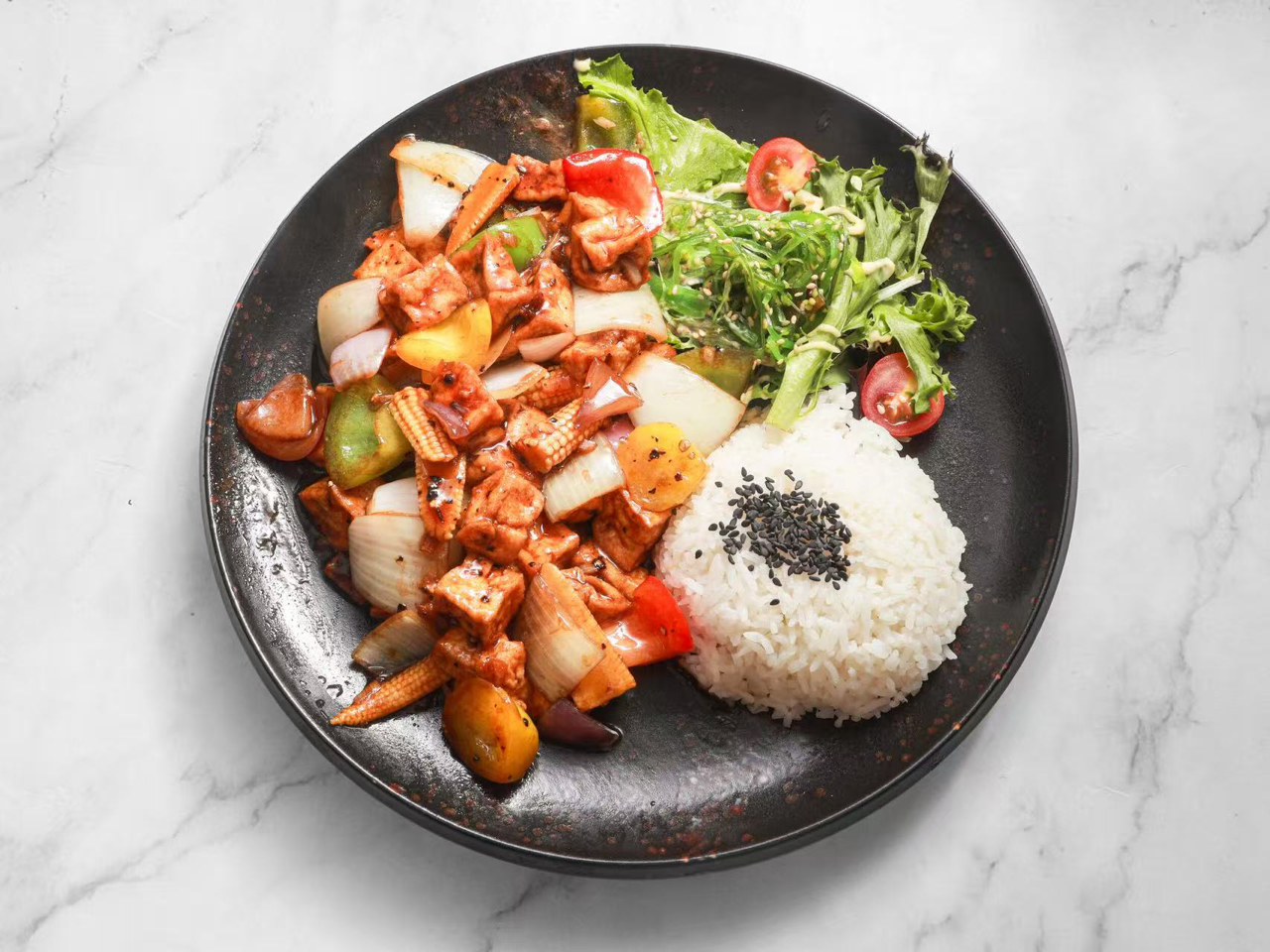 Tofu in Zwarte Pepersaus met Rijst